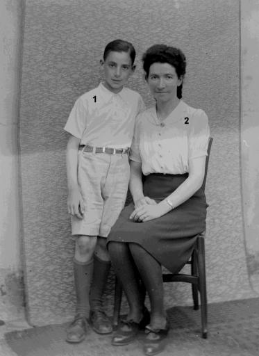 Marie-Josèphe Liard (2) : avec David Fuchs (vue 1), avec une fillette juive non identifiée (vue 2).